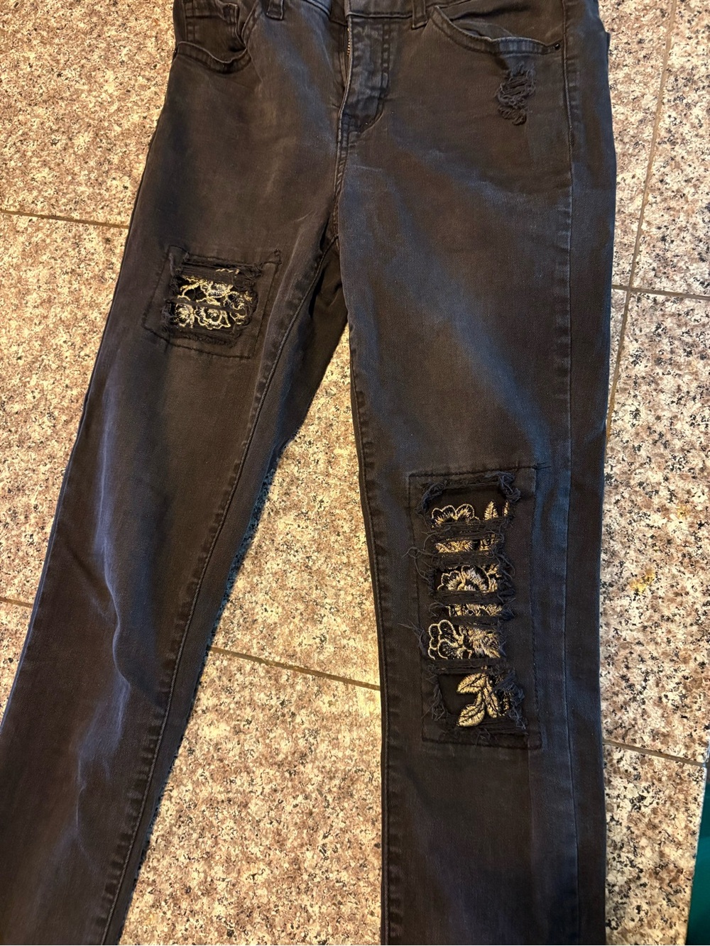 Size 5 Vanilla Star Black mid rise Skinny Jeans with Embroidered Patch Detail